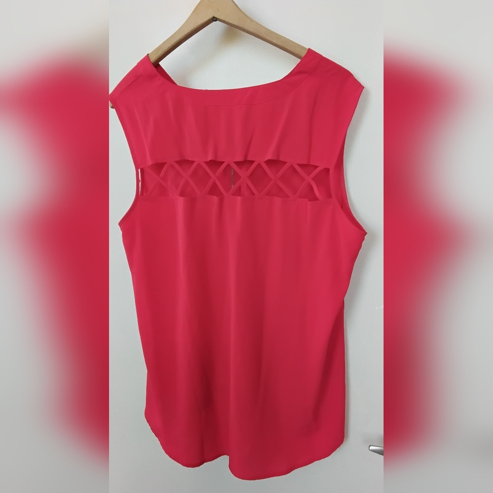 Sleeveless Red Lattice-Back Top